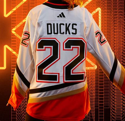 reverse retro jerseys 2022|NHL, adidas reveal Reverse Retro jerseys for all 32。